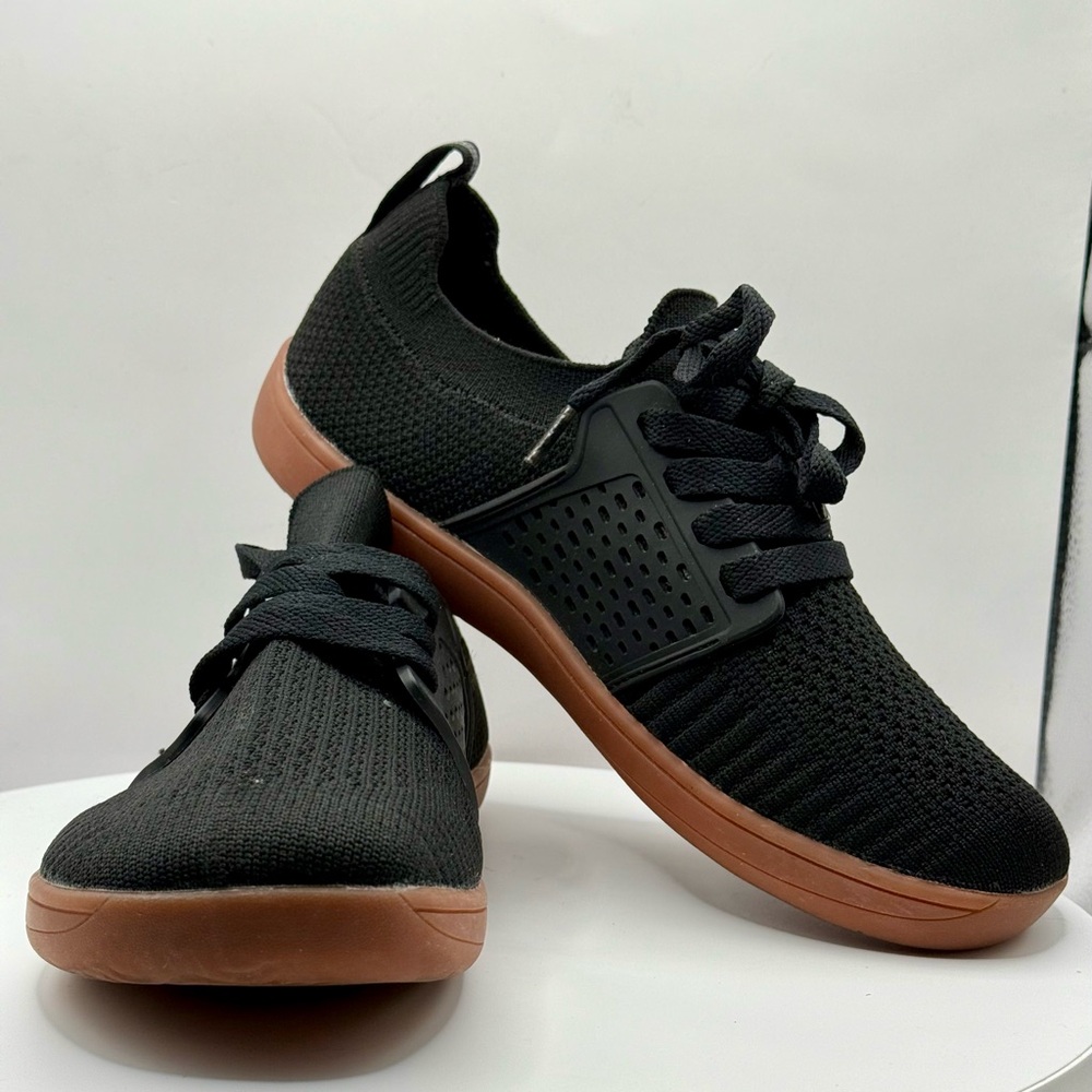 NWOB HOBIBEAR Black Knit Sneakers‎ with Gum Sole – Style GS5968 – US Women’s 6.5